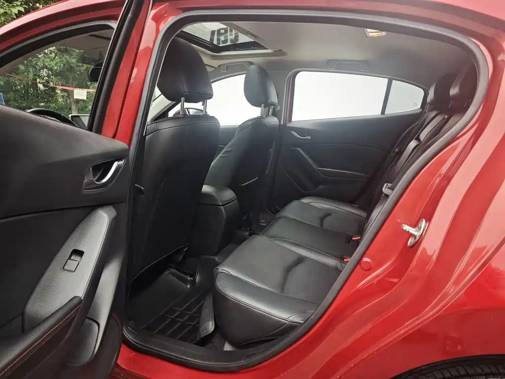 Mazda 3 Axela 2015 — фото 9