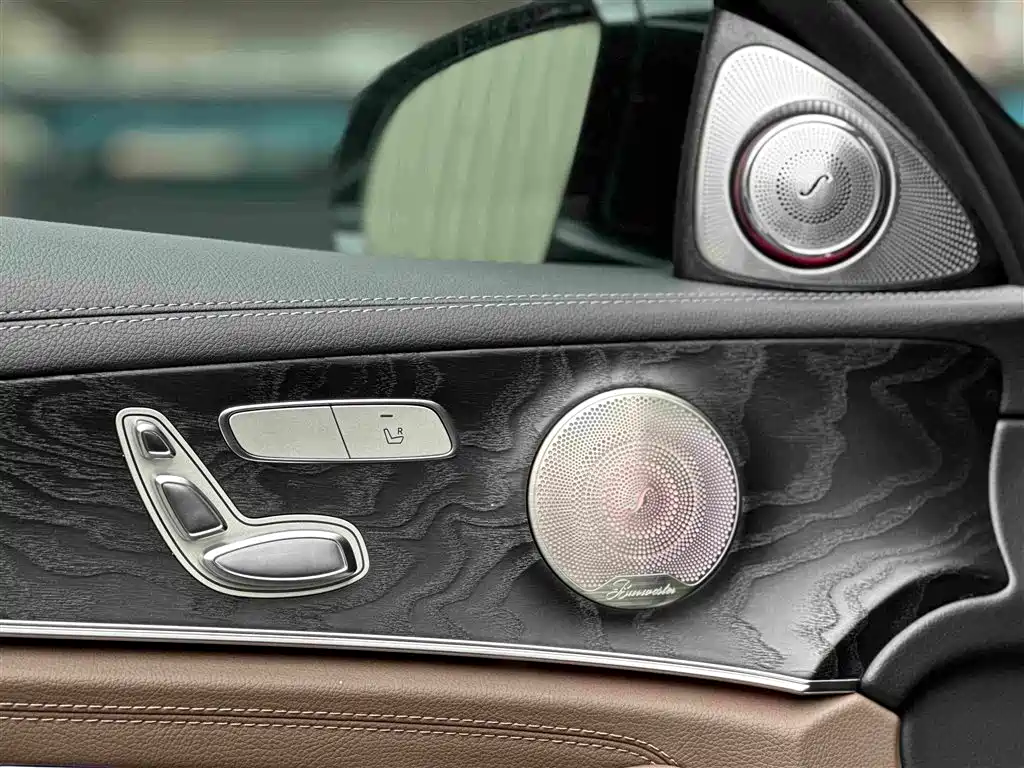 Mercedes-Benz E-Class 2017 — фото 23