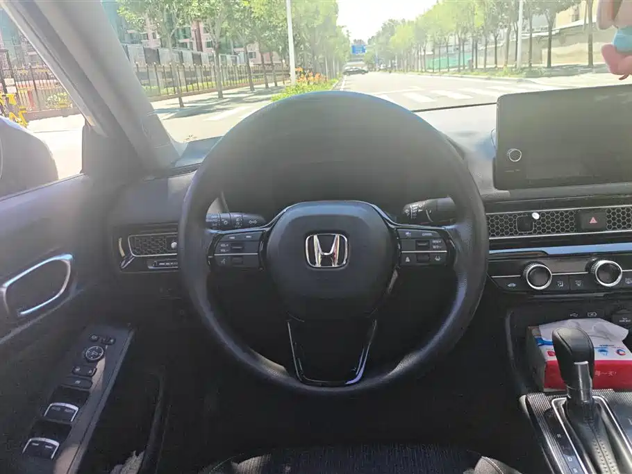 Honda Civic 2024 — фото 15