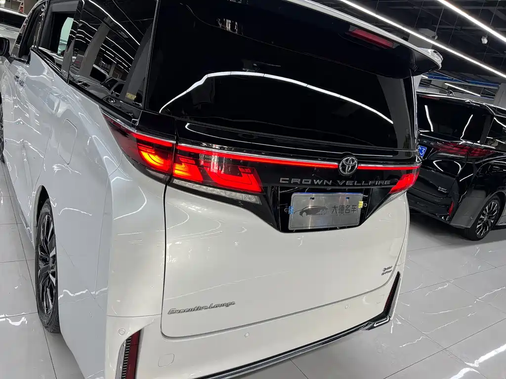 Toyota Vellfire 2024 — фото 7