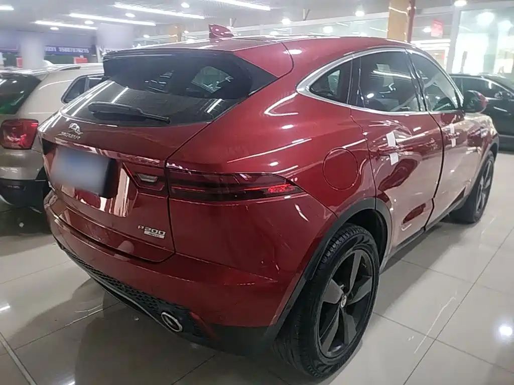 Jaguar E-PACE 2020 — фото 7