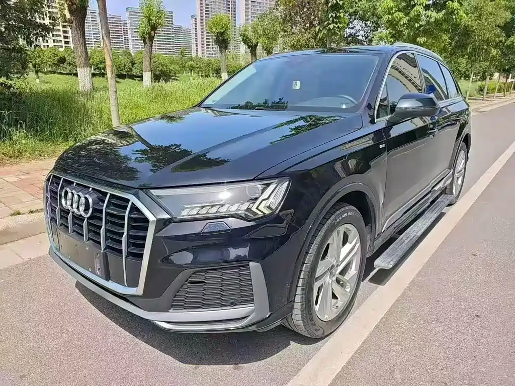 Audi Q7 2021 — фото 1