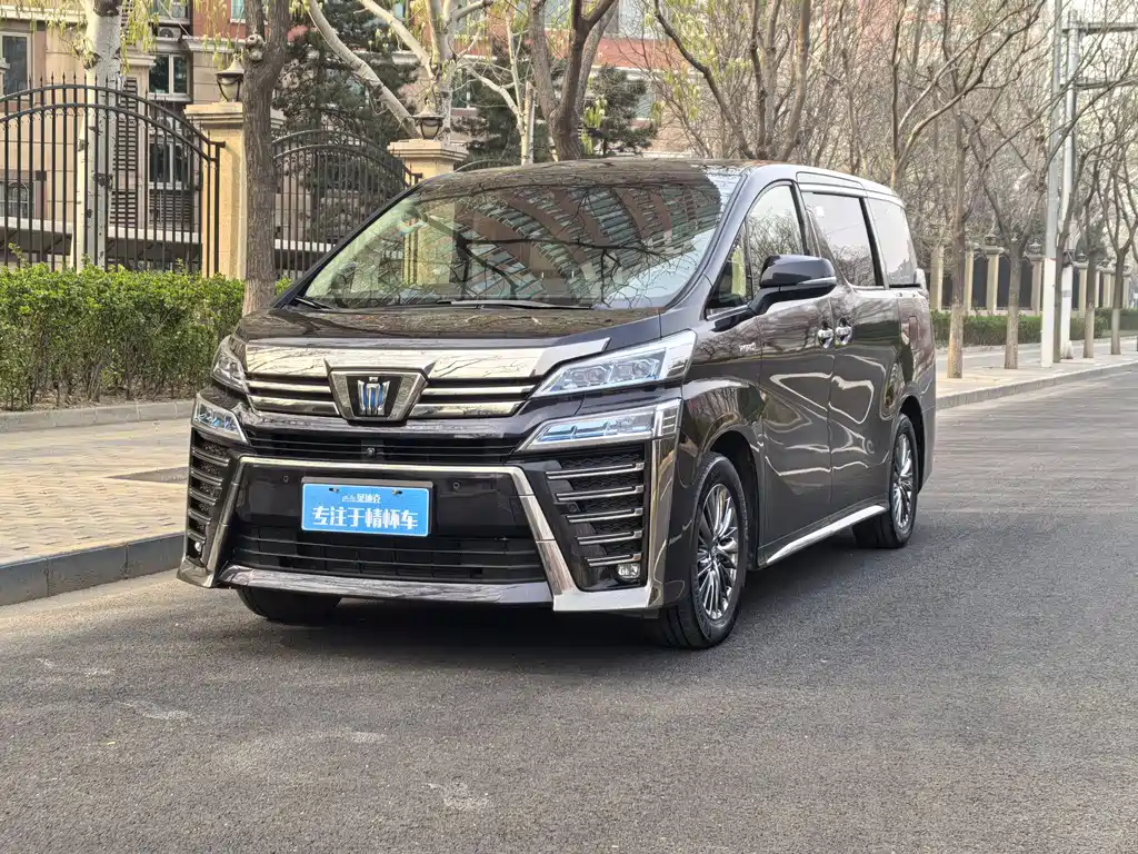 Toyota Vellfire 2022 — фото 1