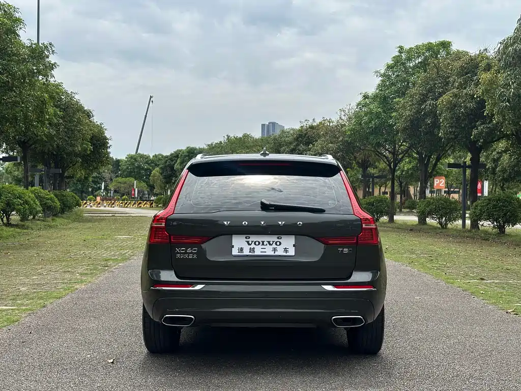 Volvo XC60 2021 — фото 12