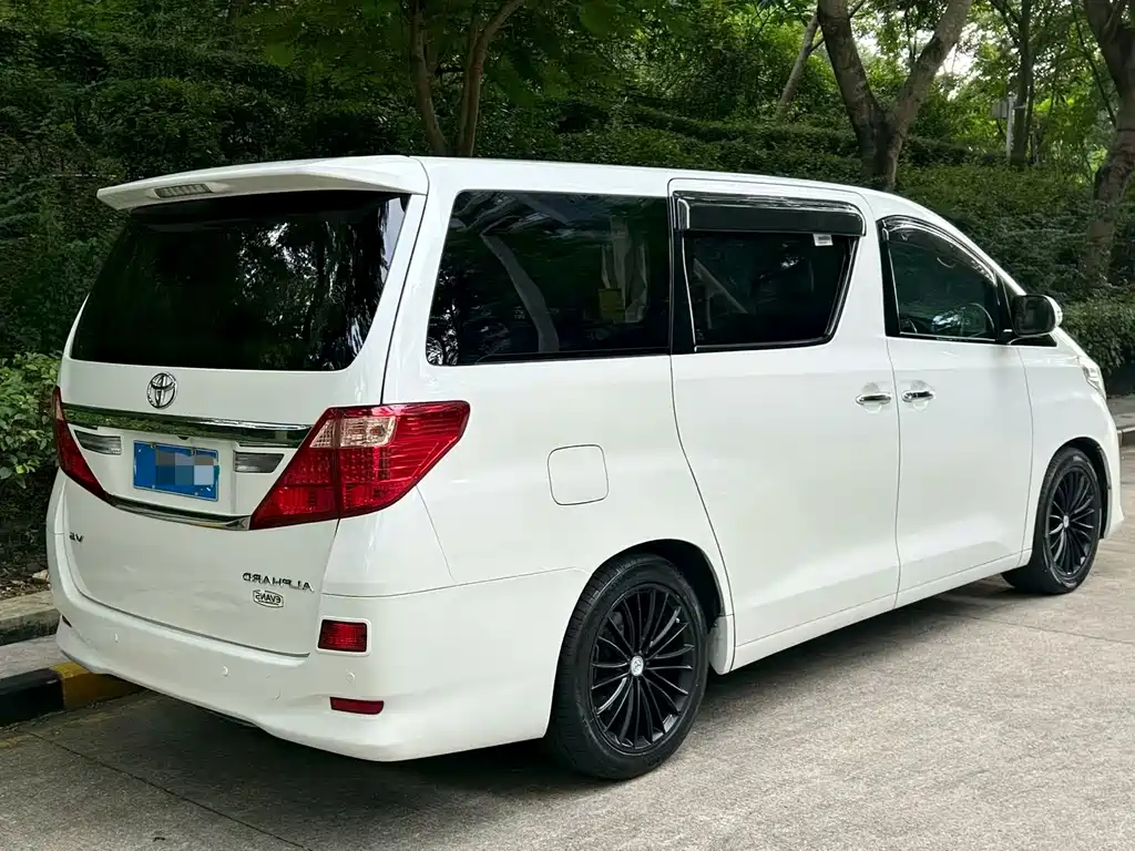 Toyota Alphard 2014 — фото 8