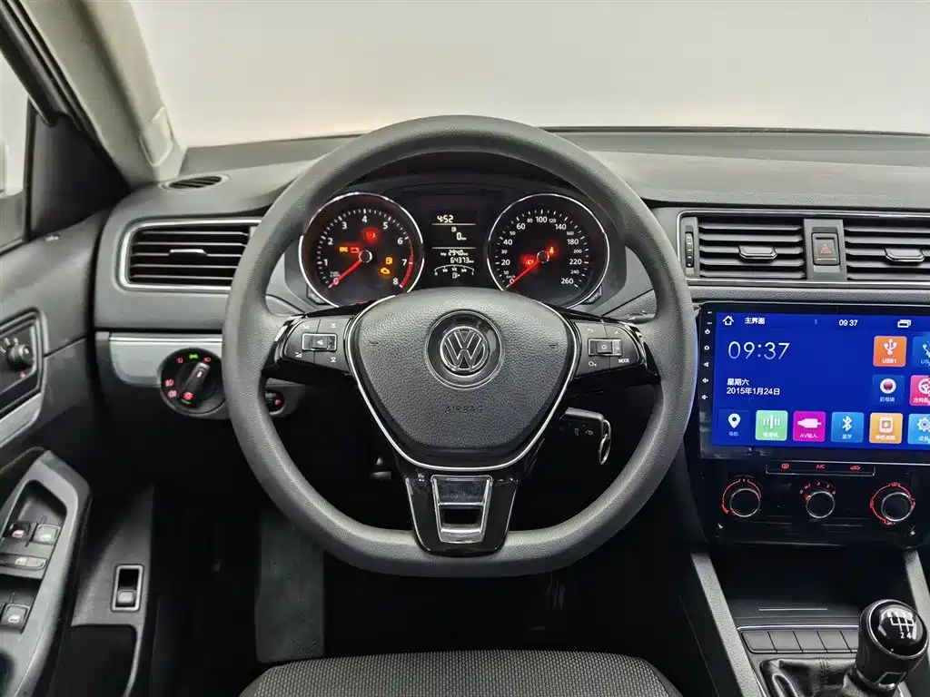 Volkswagen Sagitar 2016 — фото 11