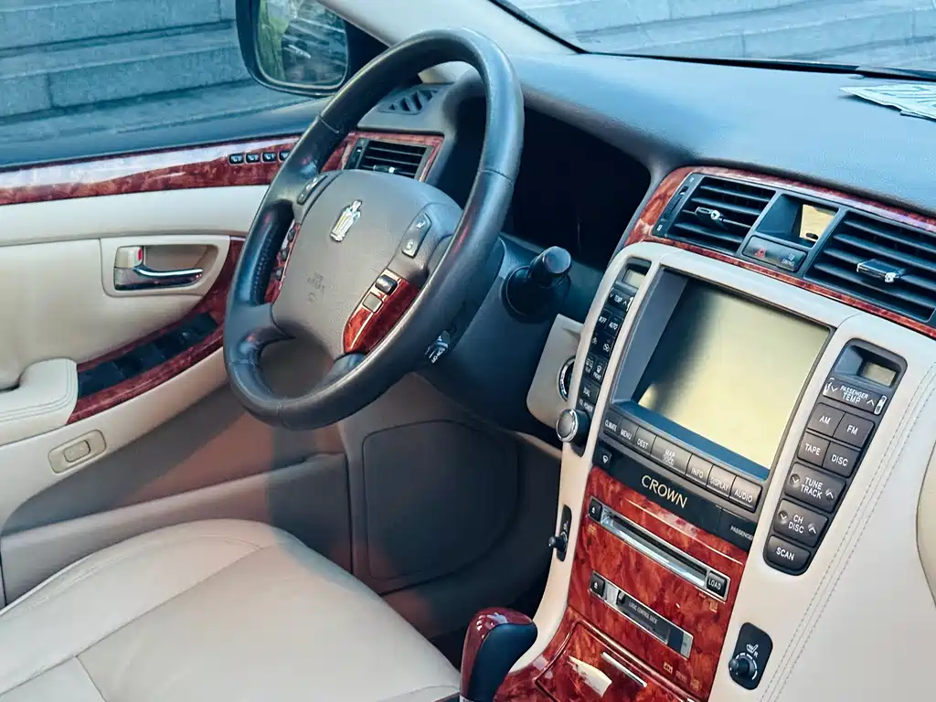 Toyota Crown 2005 — фото 13
