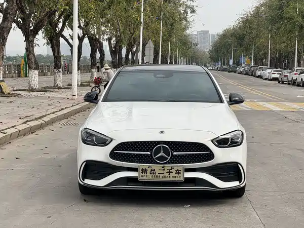 Mercedes-Benz C-Class 2024