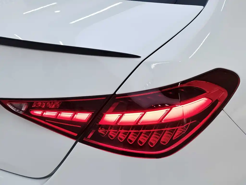 Mercedes-Benz C-Class 2024 — фото 26