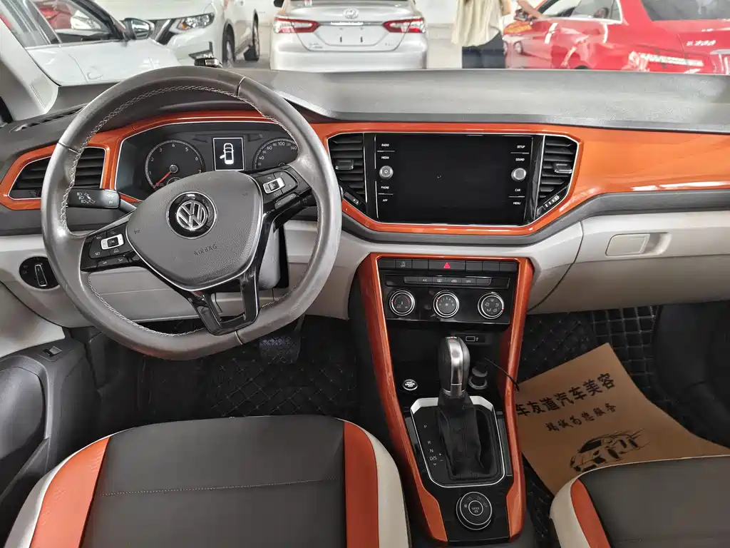 Volkswagen T-Roc 2019