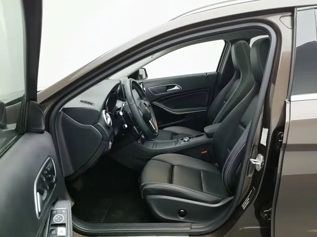 Mercedes-Benz GLA 2016 — фото 10