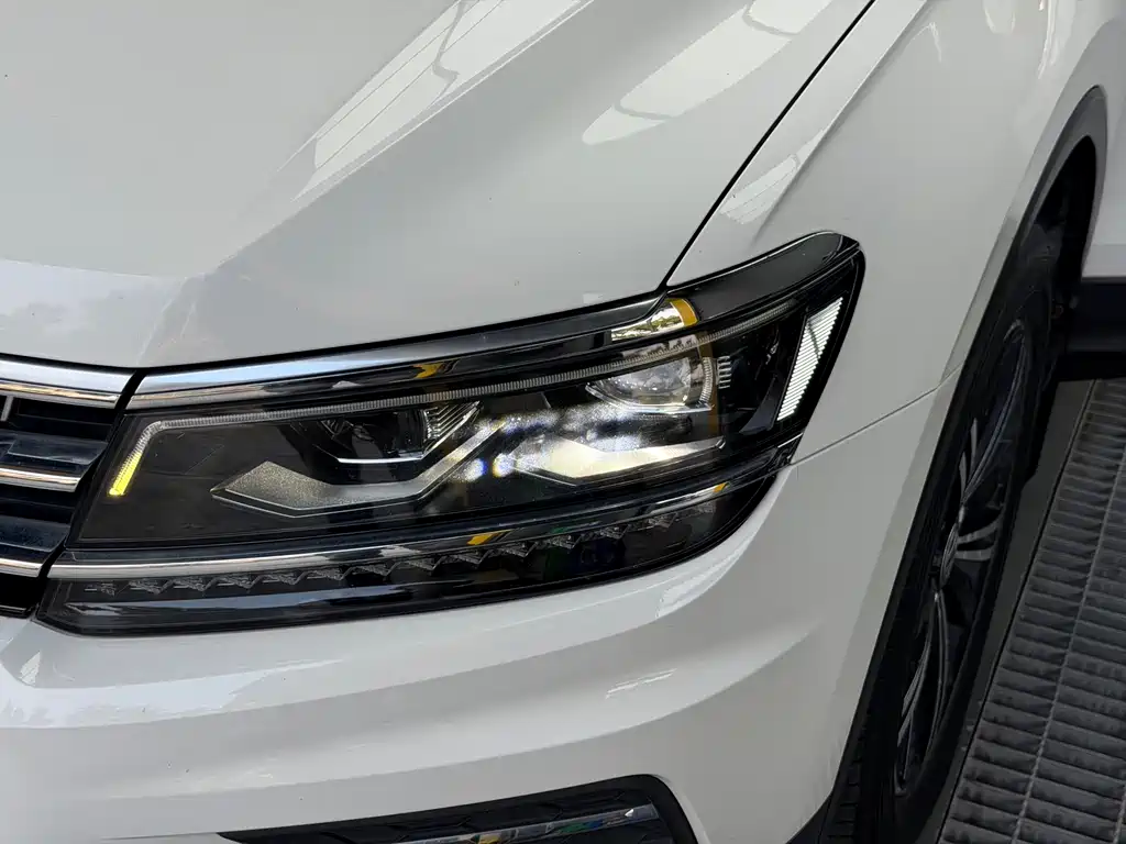Volkswagen Tiguan L 2017 — фото 18