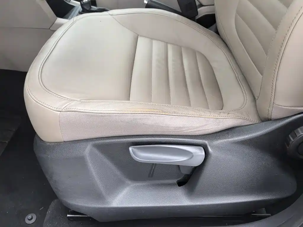Skoda Yeti 2015 — фото 20