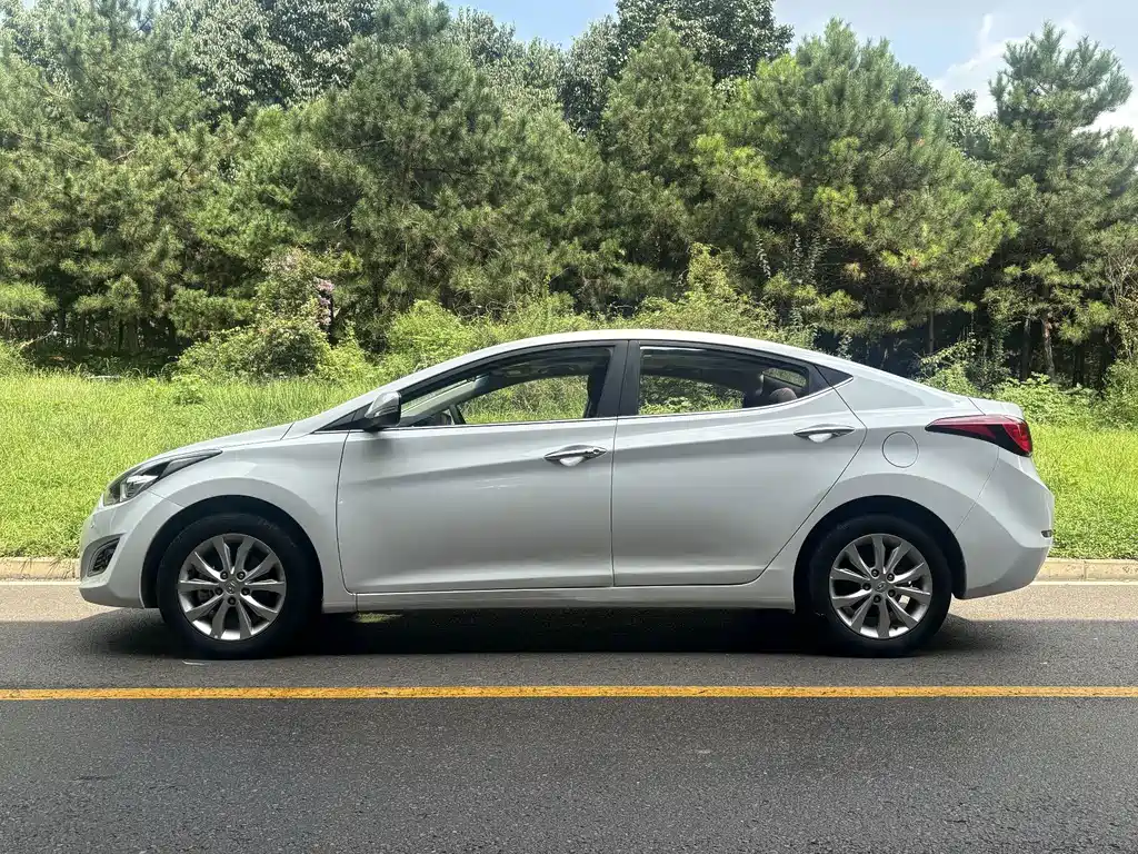 Hyundai Elantra Langdong 2016 — фото 3