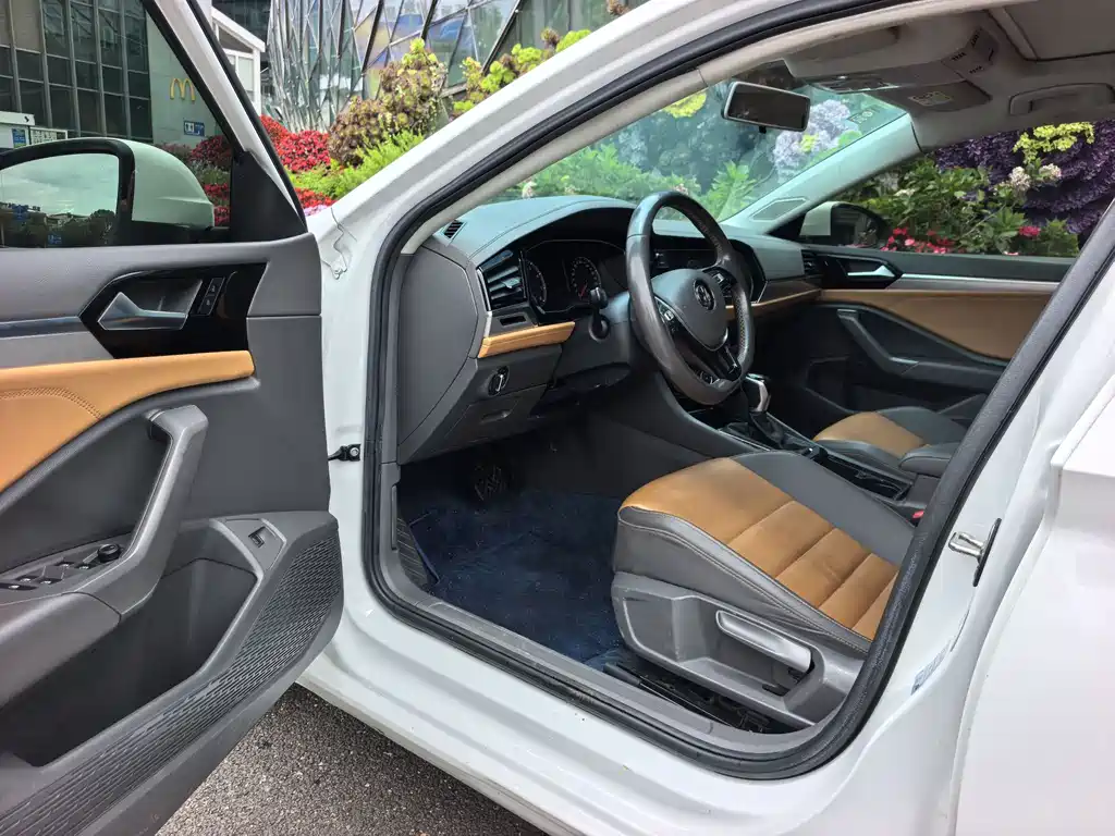 Volkswagen Sagitar 2019