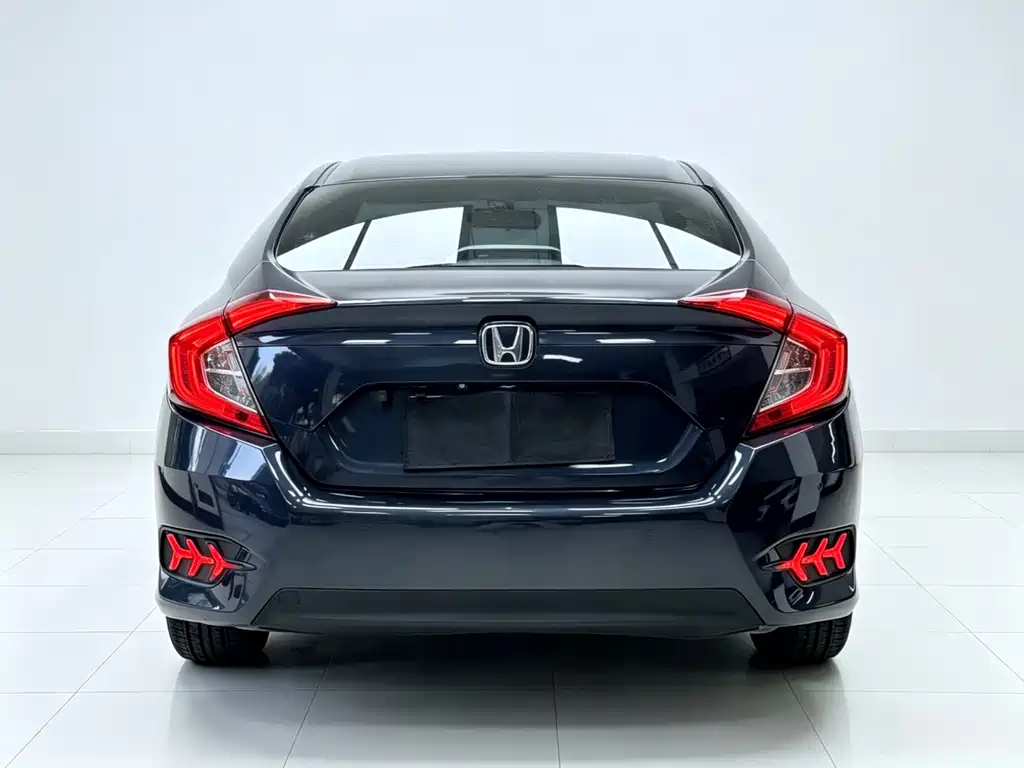 Honda Civic 2018 — фото 9