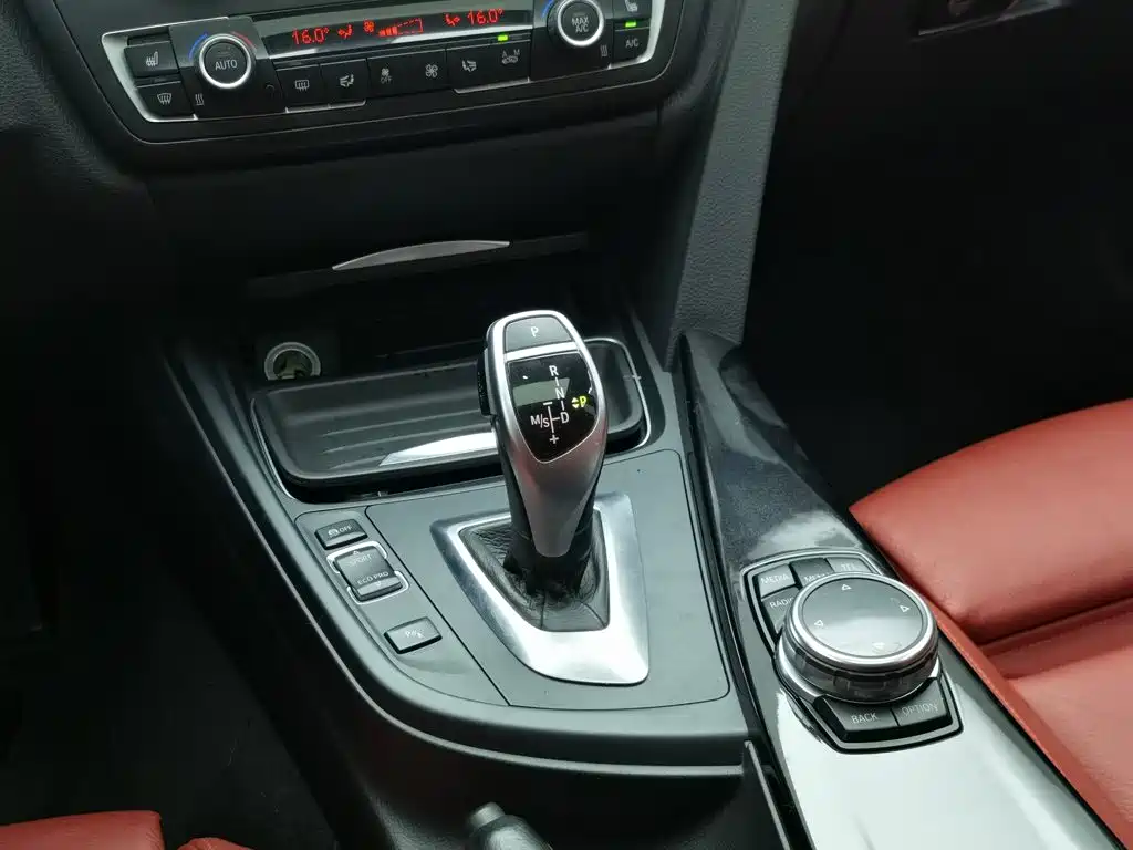BMW 3 Series 2015 — фото 13