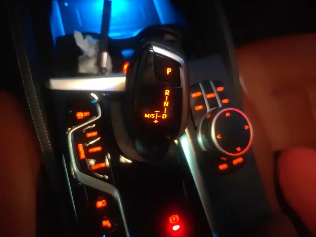 BMW 5 Series New Energy 2021 — фото 10