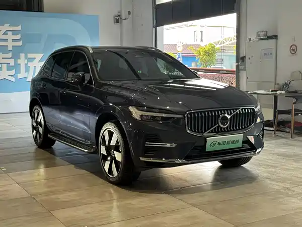 Volvo XC60 Plug-In Hybrid 2025
