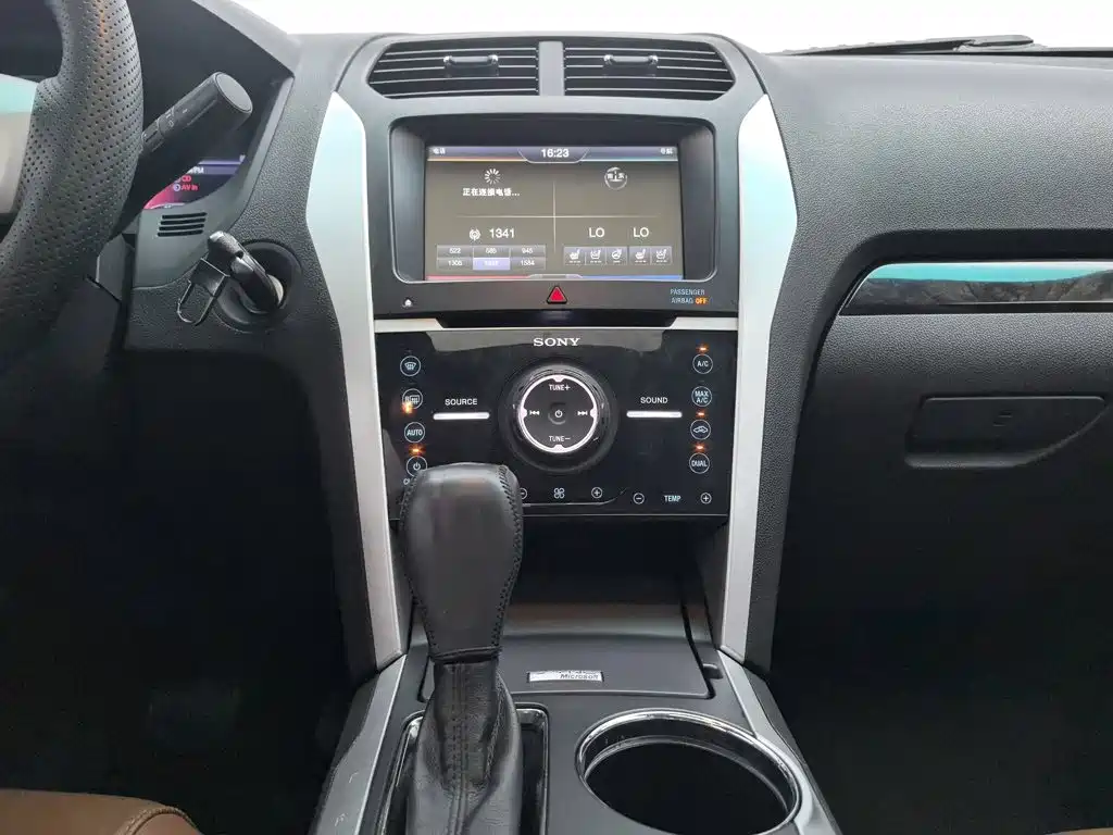 Ford Explorer 2013 — фото 12