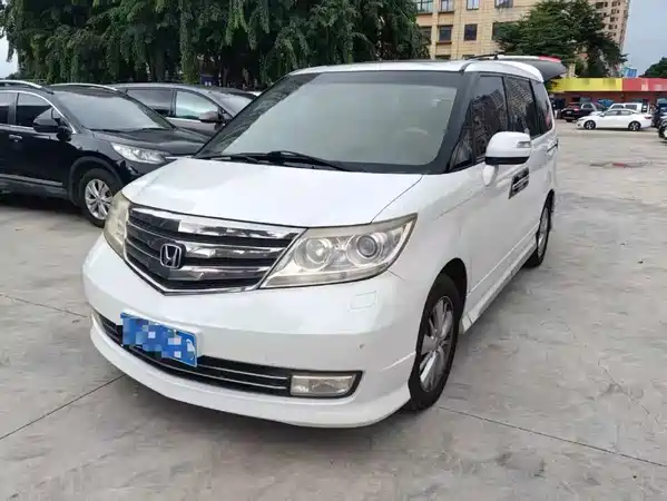 Honda Elysion 2013