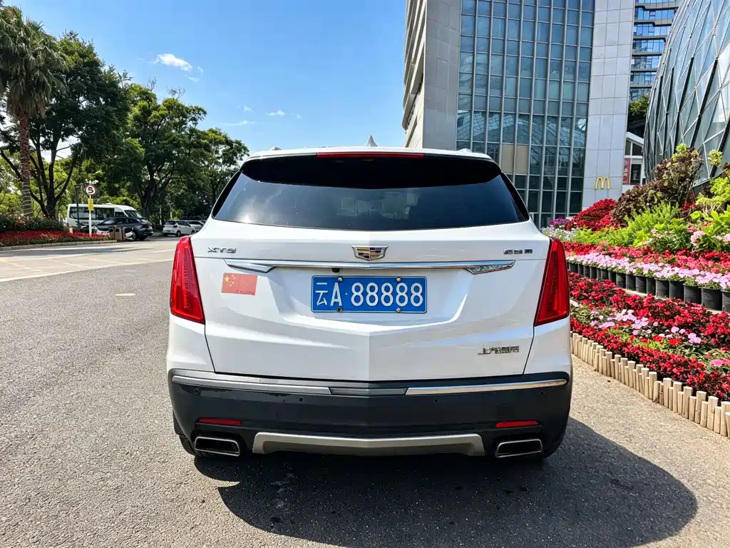 Cadillac XT5 2017 — фото 14