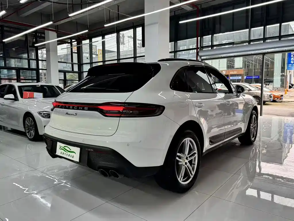 Porsche Macan 2023 — фото 15