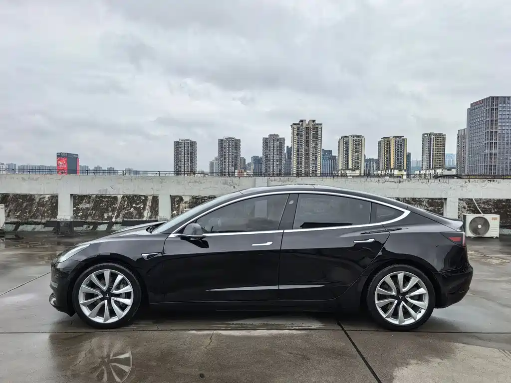 Tesla Model 3 2019 — фото 5