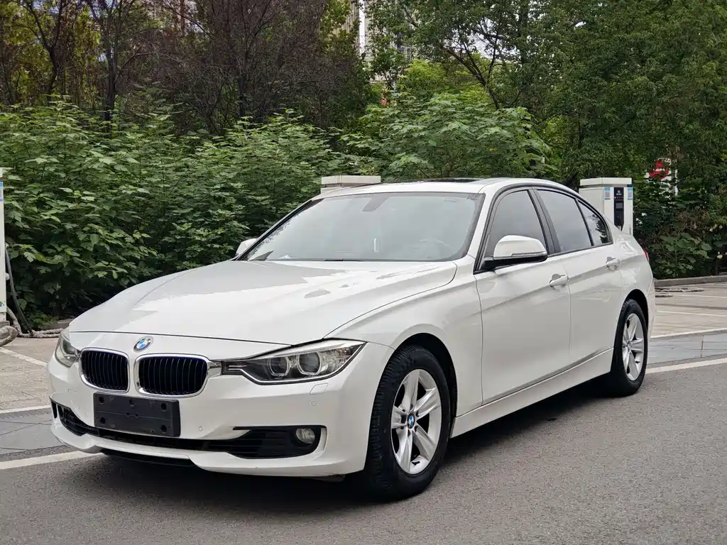 BMW 3 Series 2015 — фото 1