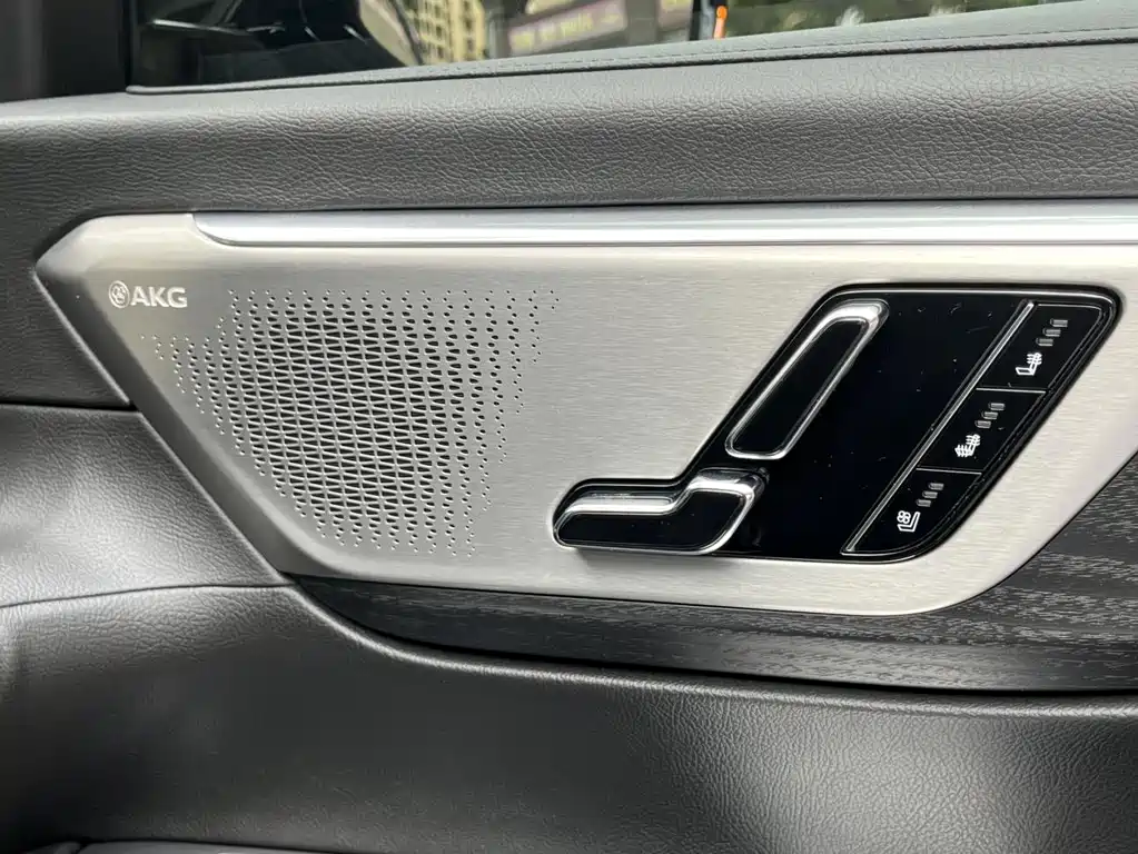 Cadillac CT6 2023 — фото 15