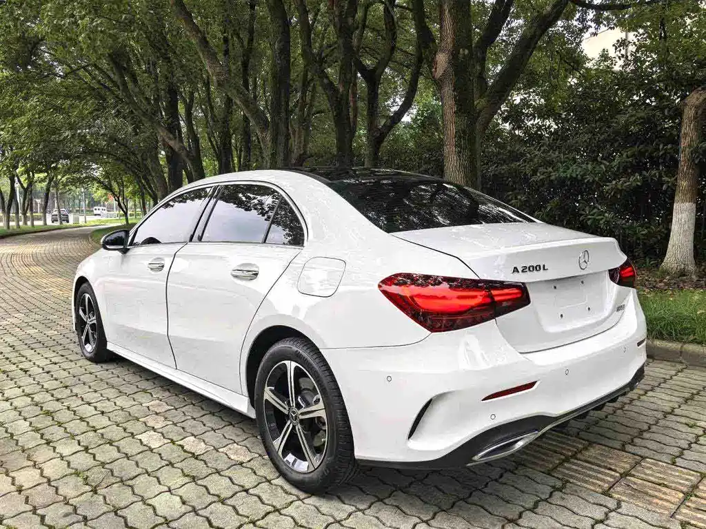 Mercedes-Benz A-Class 2024 — фото 9