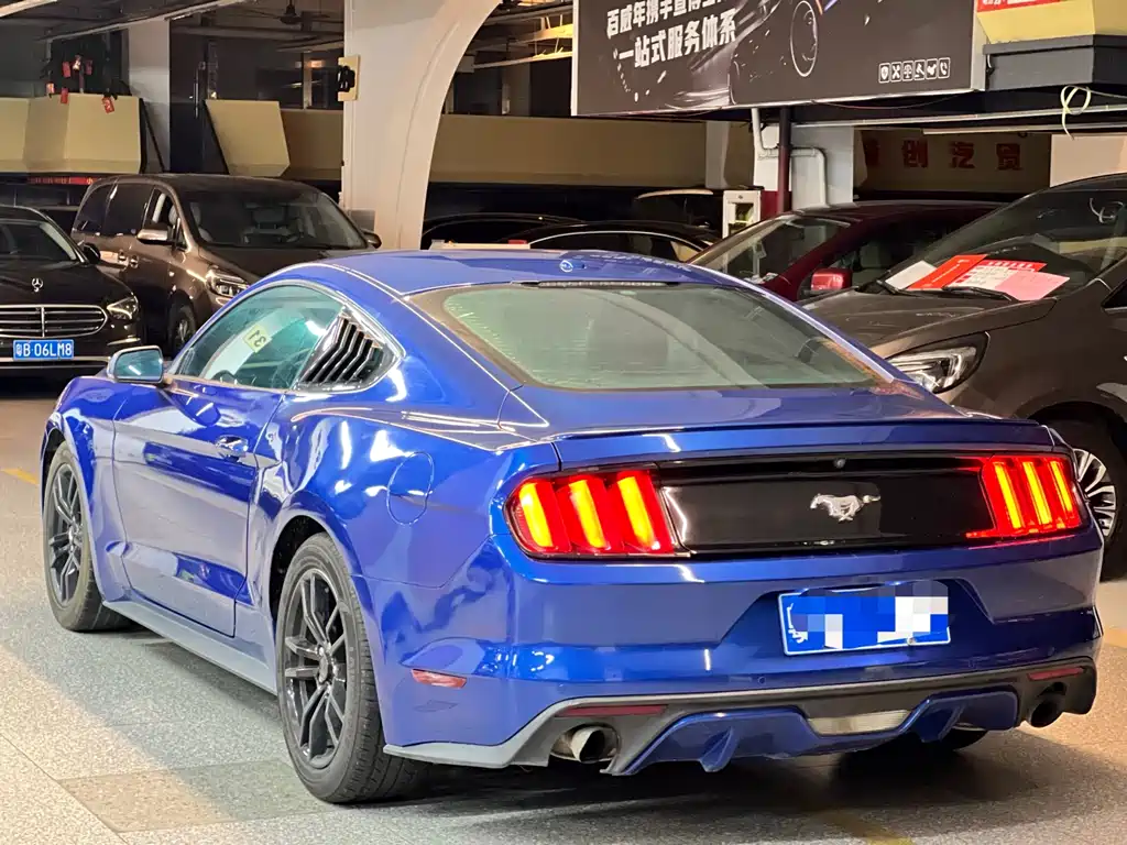 Ford Mustang 2017 — фото 9