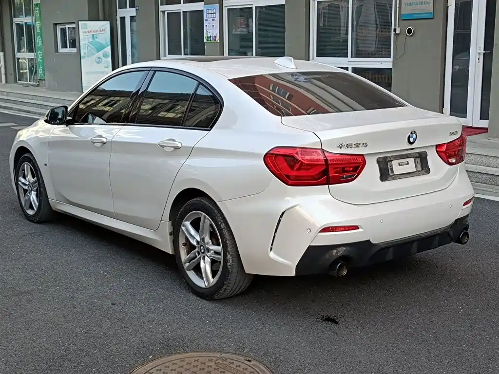 BMW 1 Series 2021 — фото 6