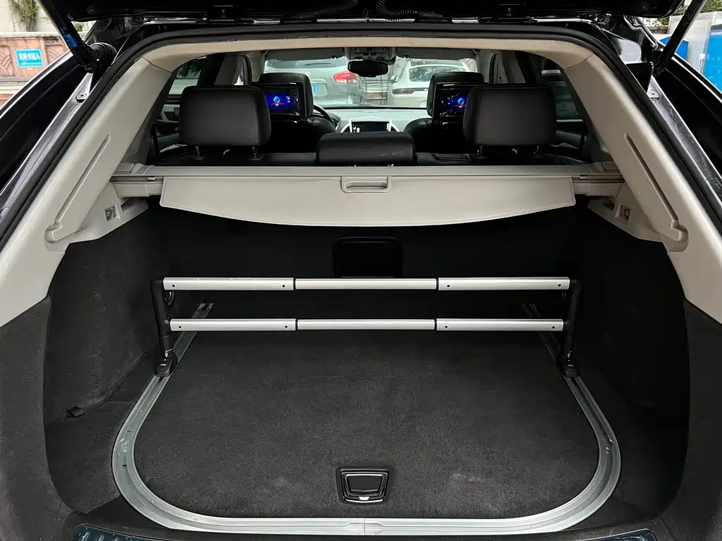 Cadillac SRX 2014 — фото 25