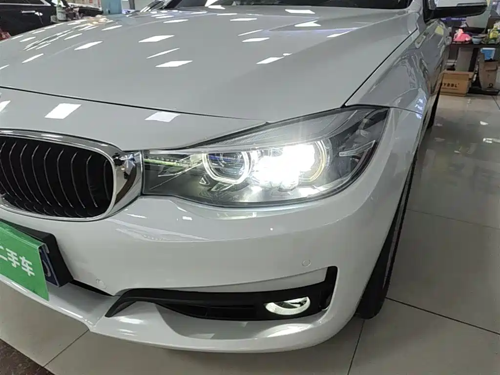 BMW 3 Series GT 2018 — фото 24