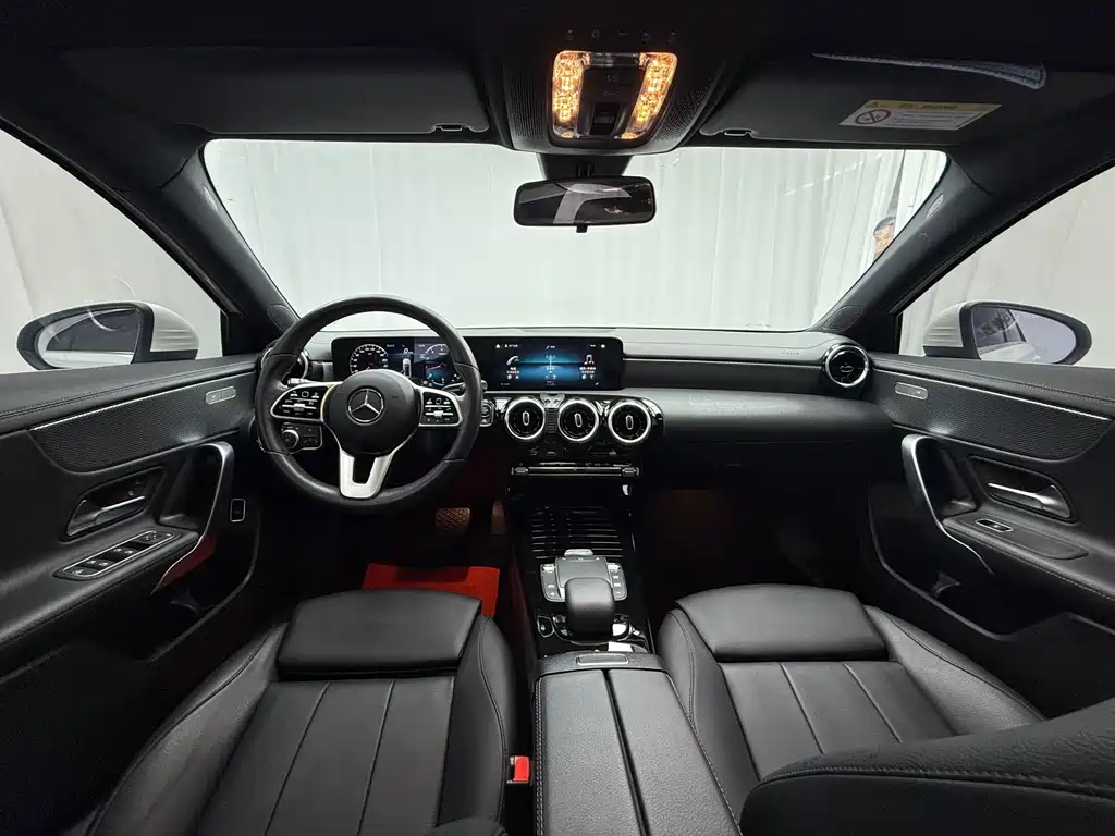 Mercedes-Benz A-Class 2022 — фото 10