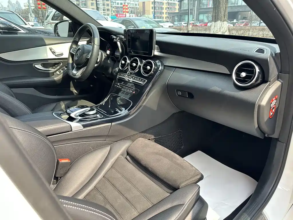 Mercedes-Benz C-Class 2018 — фото 12