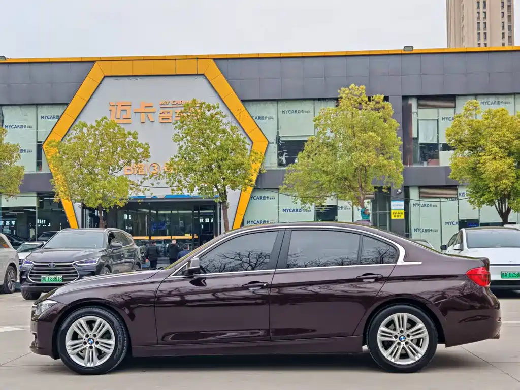 BMW 3 Series 2017 — фото 13
