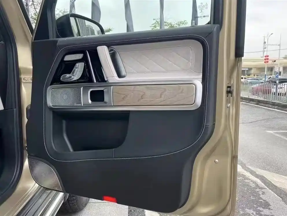 Mercedes-Benz G-Class 2023 — фото 12