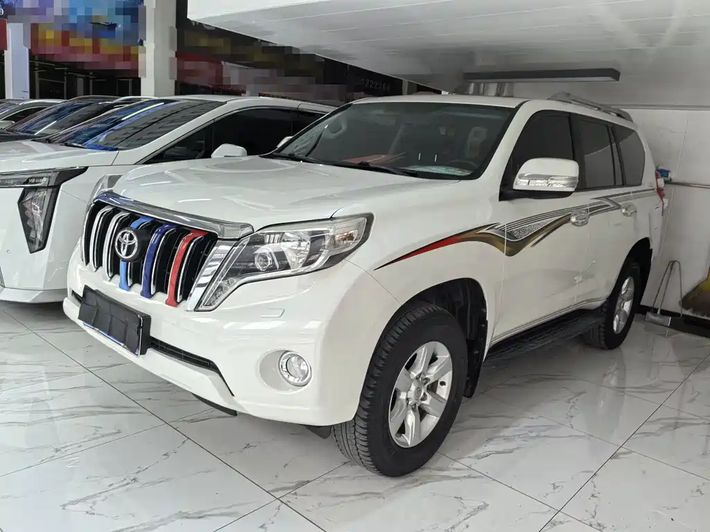 Toyota Prado 2017 — фото 1