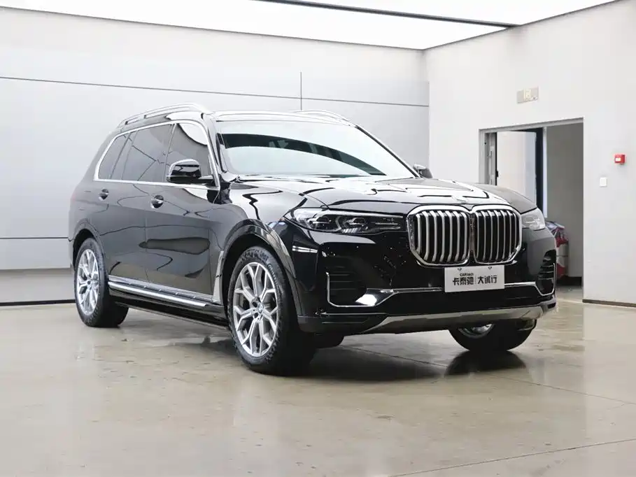 BMW X7 2021 — фото 24