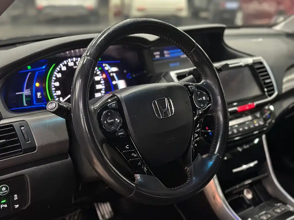 Honda Accord 2017 — фото 9