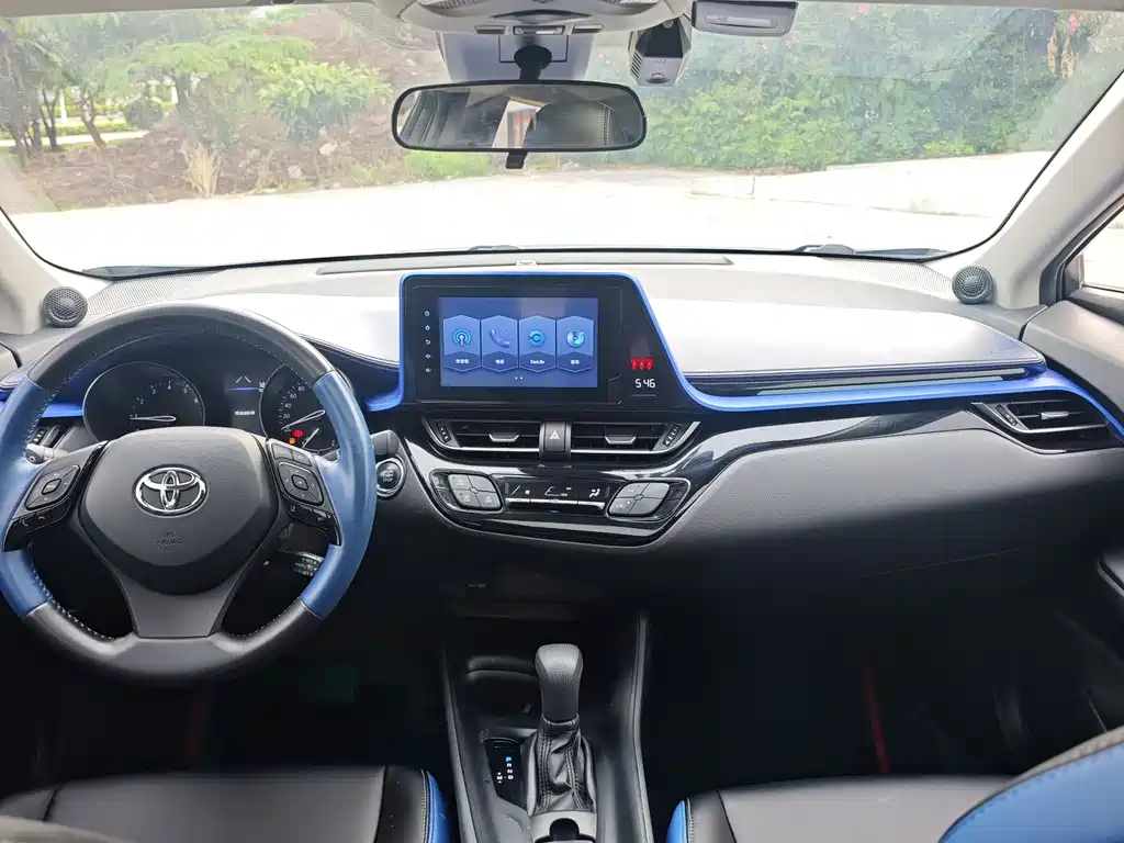 Toyota C-HR 2021 — фото 8
