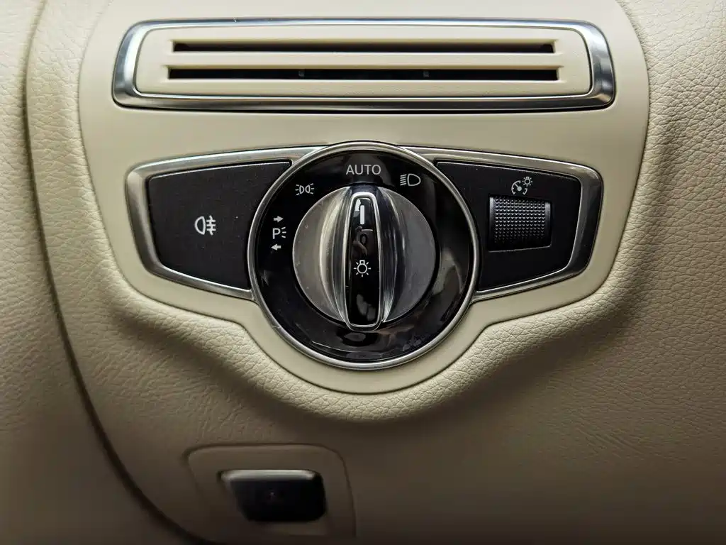 Mercedes-Benz C-Class 2015 — фото 21