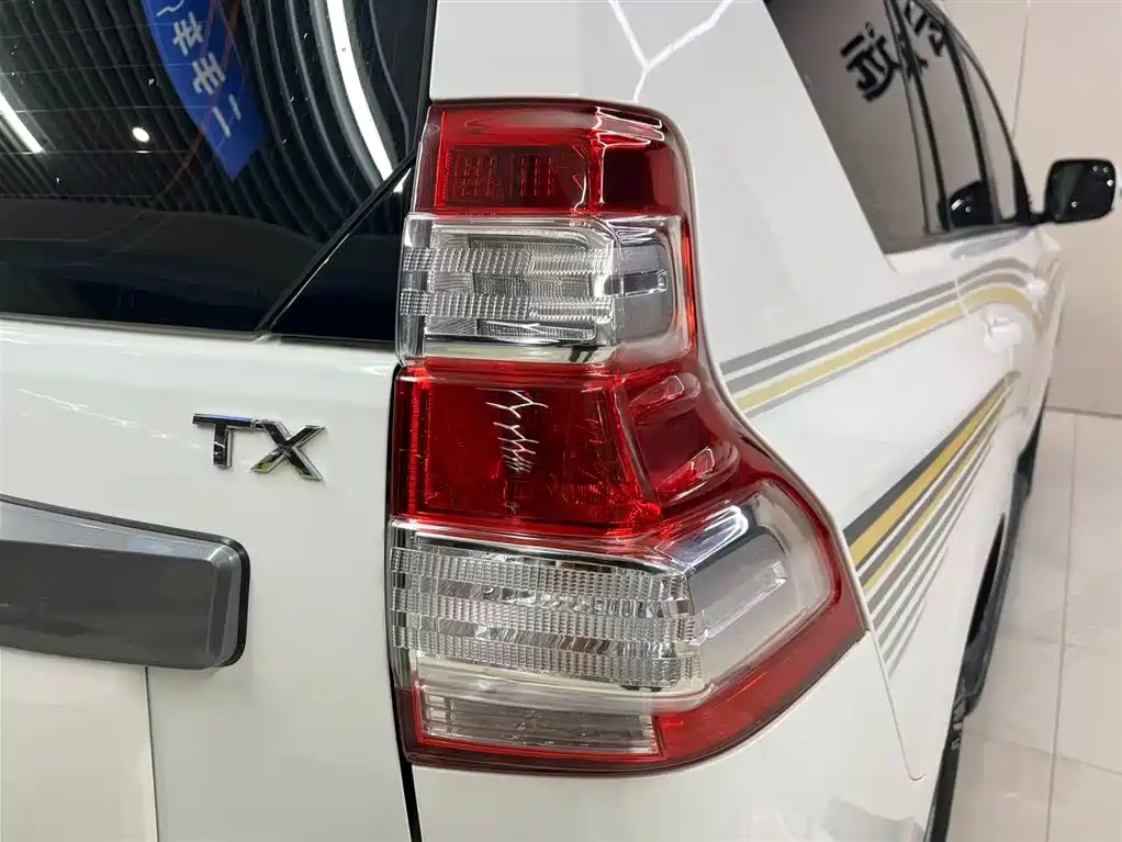 Toyota Prado 2014 — фото 13