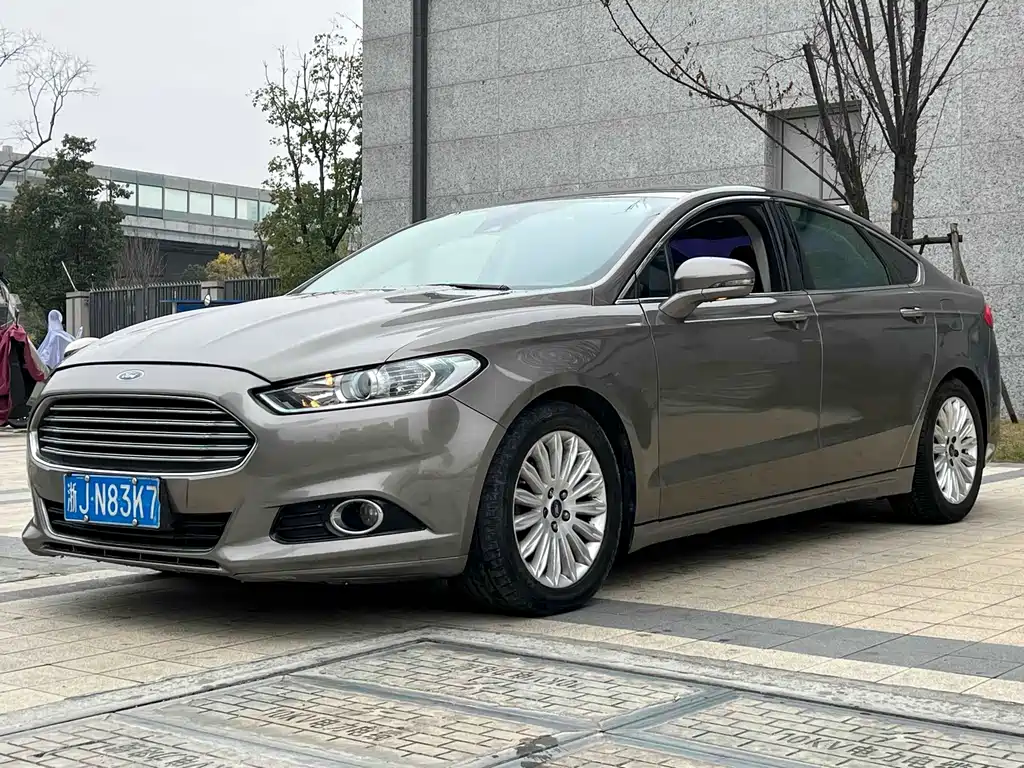 Ford Mondeo 2015 — фото 1