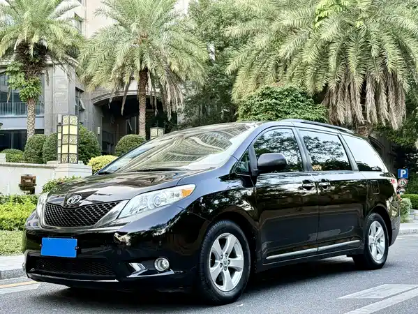 Toyota Sienna 2015