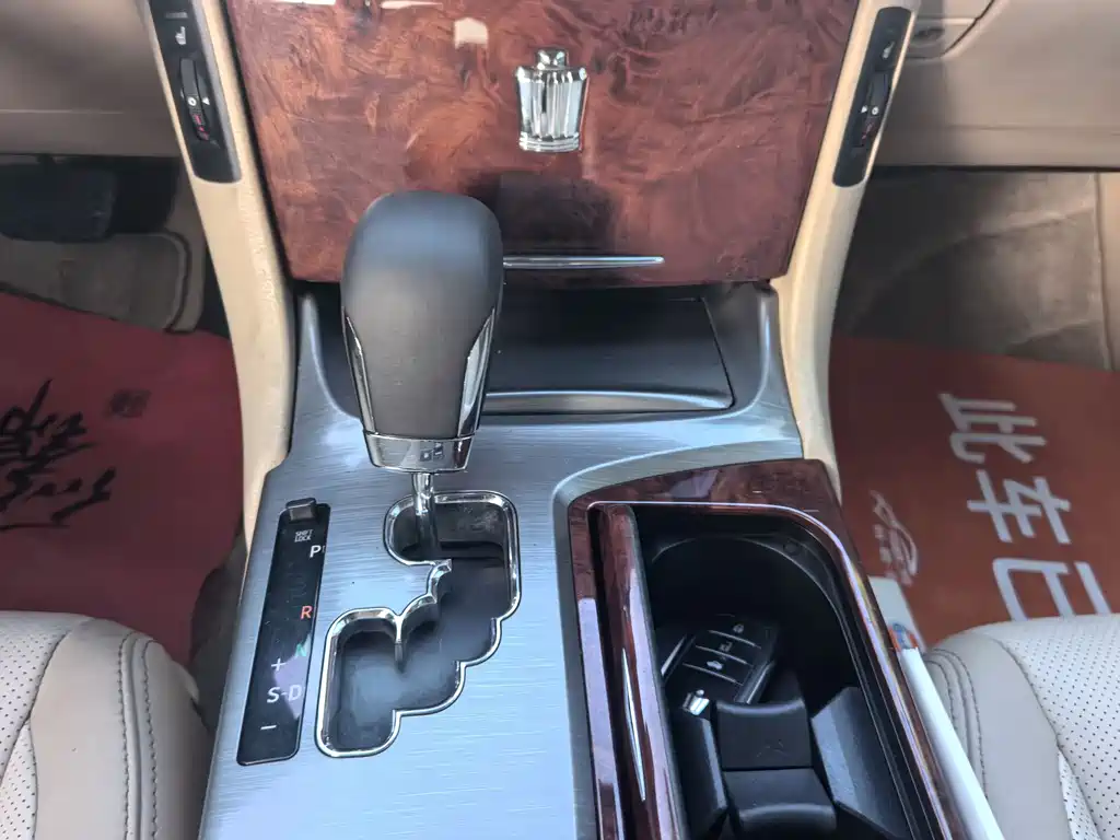 Toyota Crown 2013 — фото 10