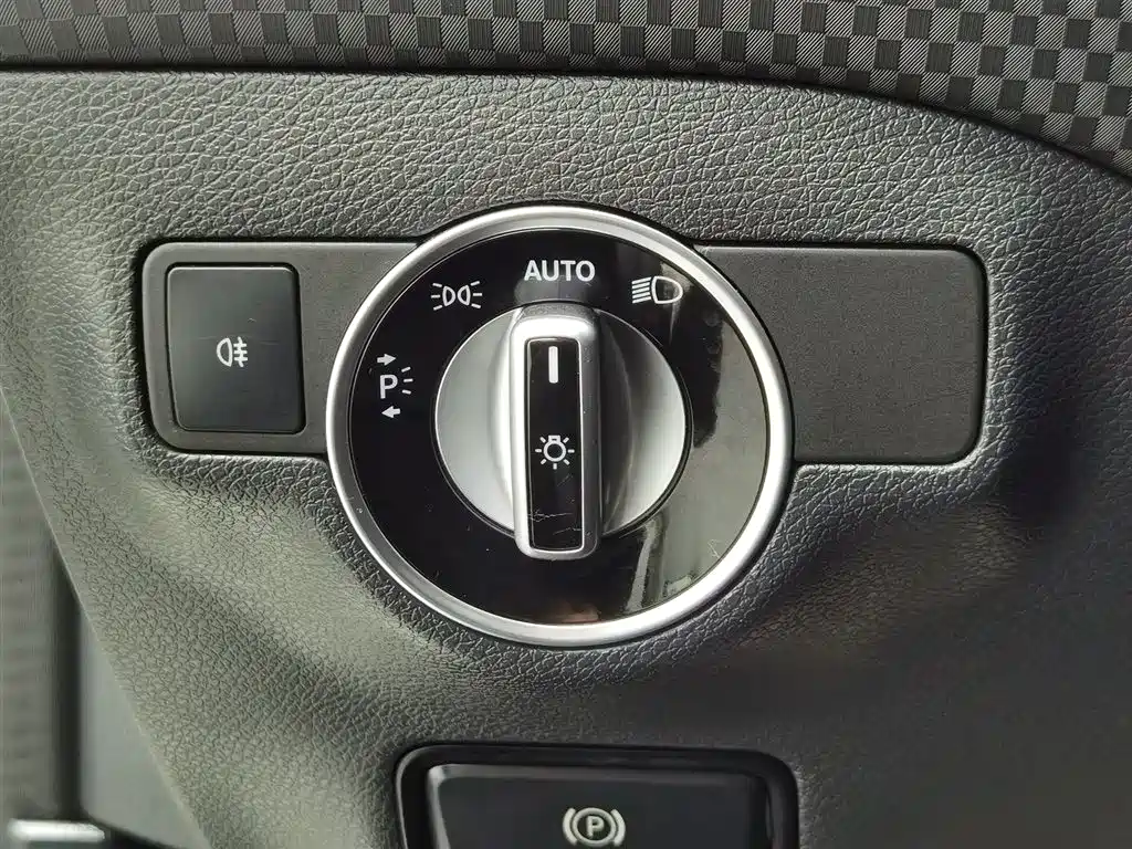 Mercedes-Benz A-Class 2018 — фото 21