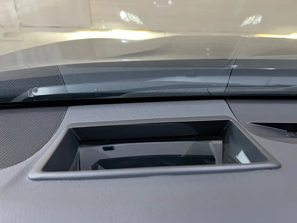Toyota Camry 2020 — фото 12